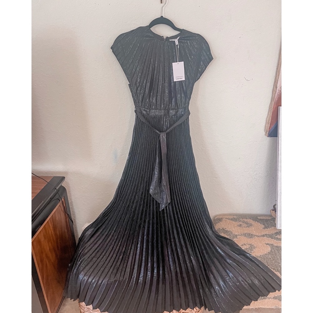 Long black pleated dress